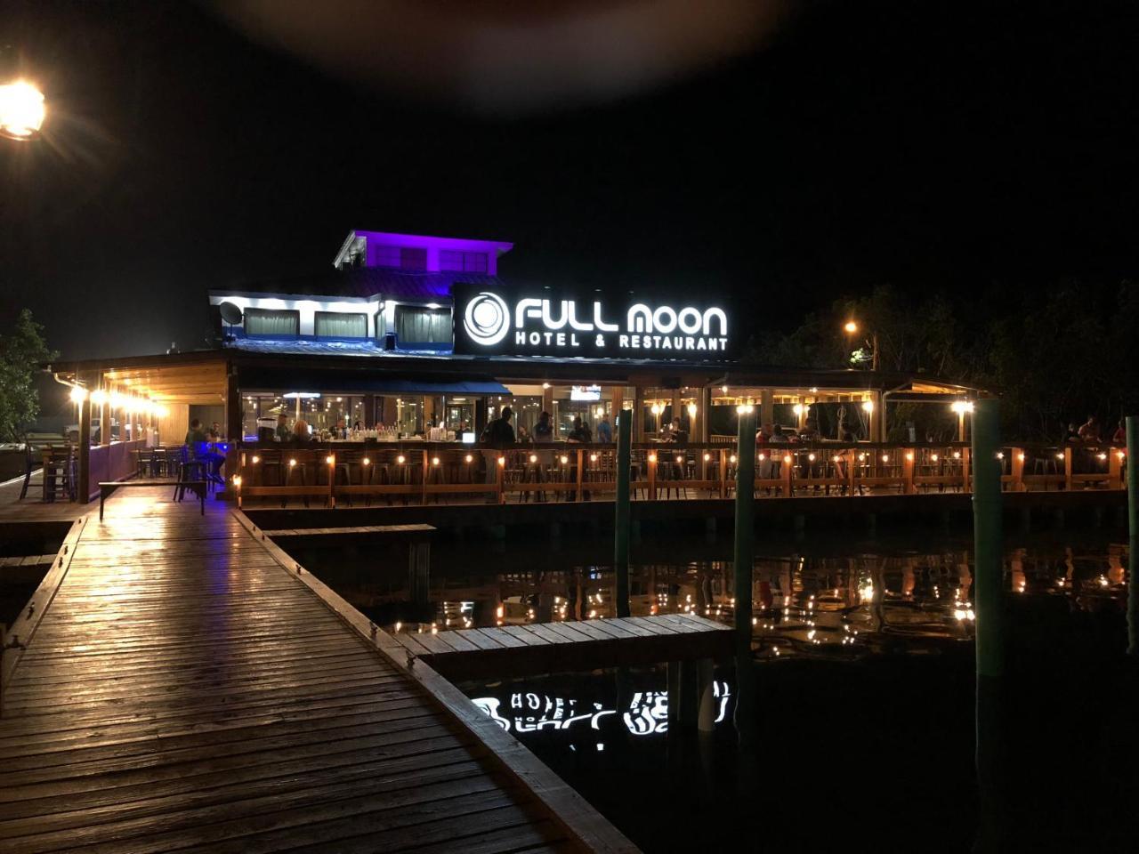 Full Moon Hotel & Restaurant Salinas Exterior photo